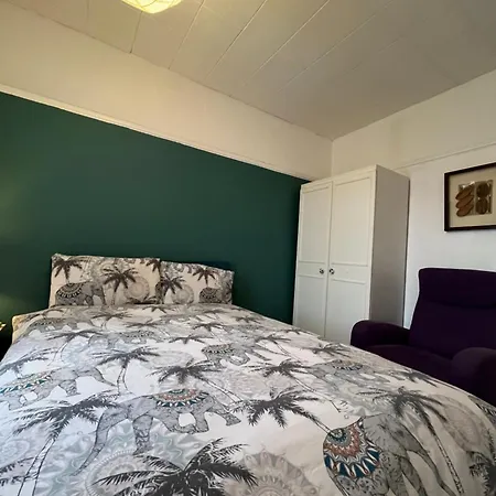 Guest house Private 1 Near Southmead Hospital