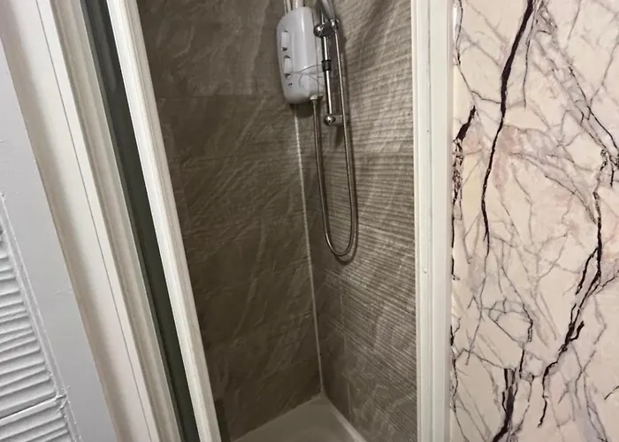 Private 1 Near Southmead Hospital Guest house Bristol