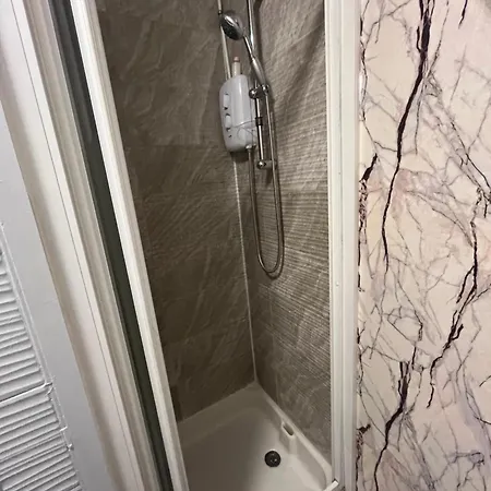 Private 1 Near Southmead Hospital Vendégház Bristol