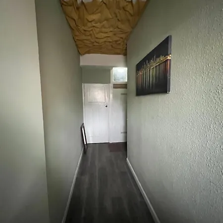 Private 1 Near Southmead Hospital *