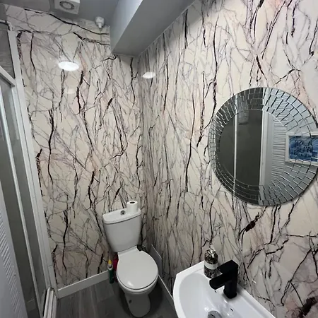 Private 1 Near Southmead Hospital 招待所 *