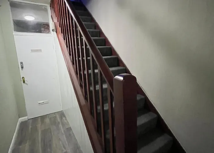 Private 1 Near Southmead Hospital 招待所 布里斯托