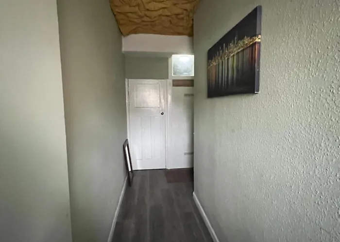 Private 1 Near Southmead Hospital *