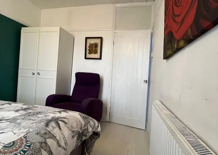 Private 1 Near Southmead Hospital 招待所 布里斯托